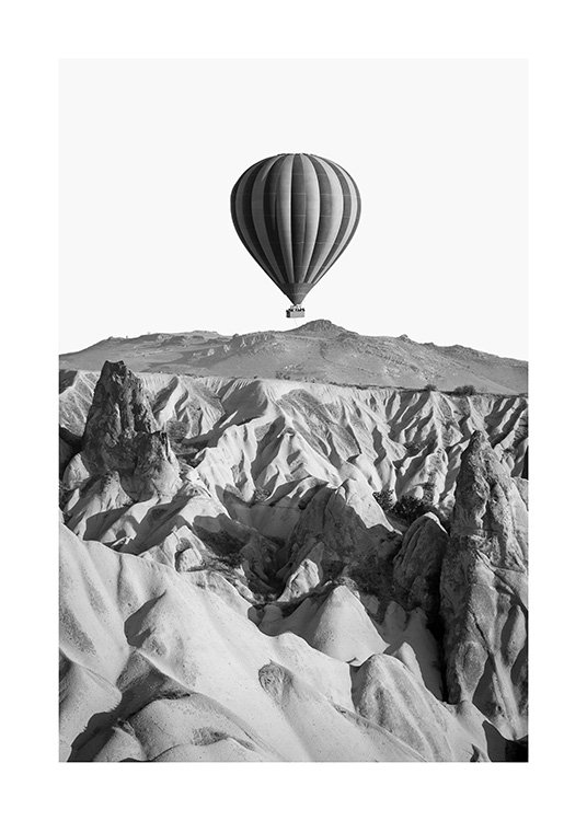 Air Balloon Over Mountain Plakat