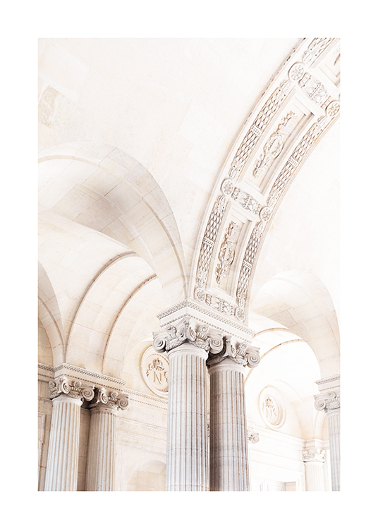 – Zdjęcie pięknej kamiennej kolumnady z łukami