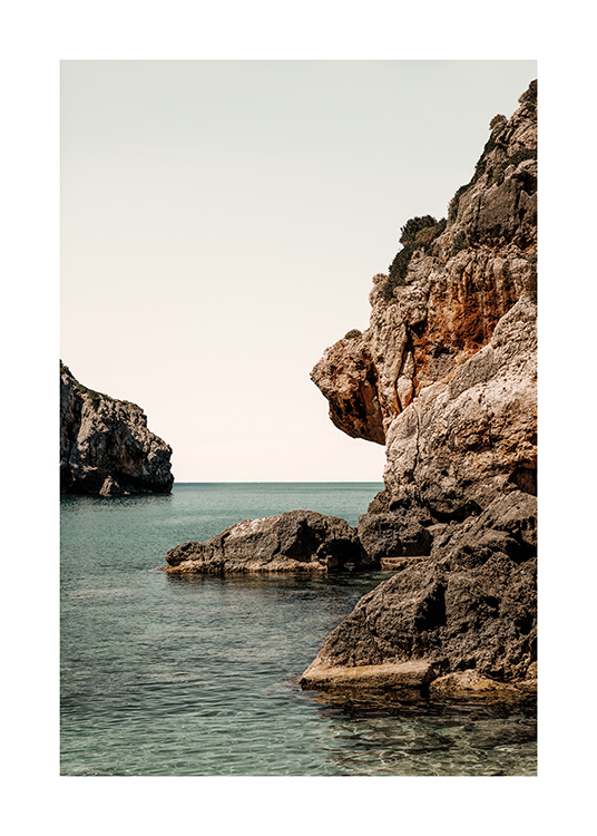  – Zdjęcie skał, które ustępują morzu