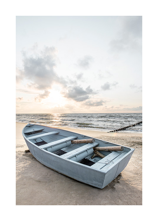 – Fotografia łodzi rybackiej na plaży